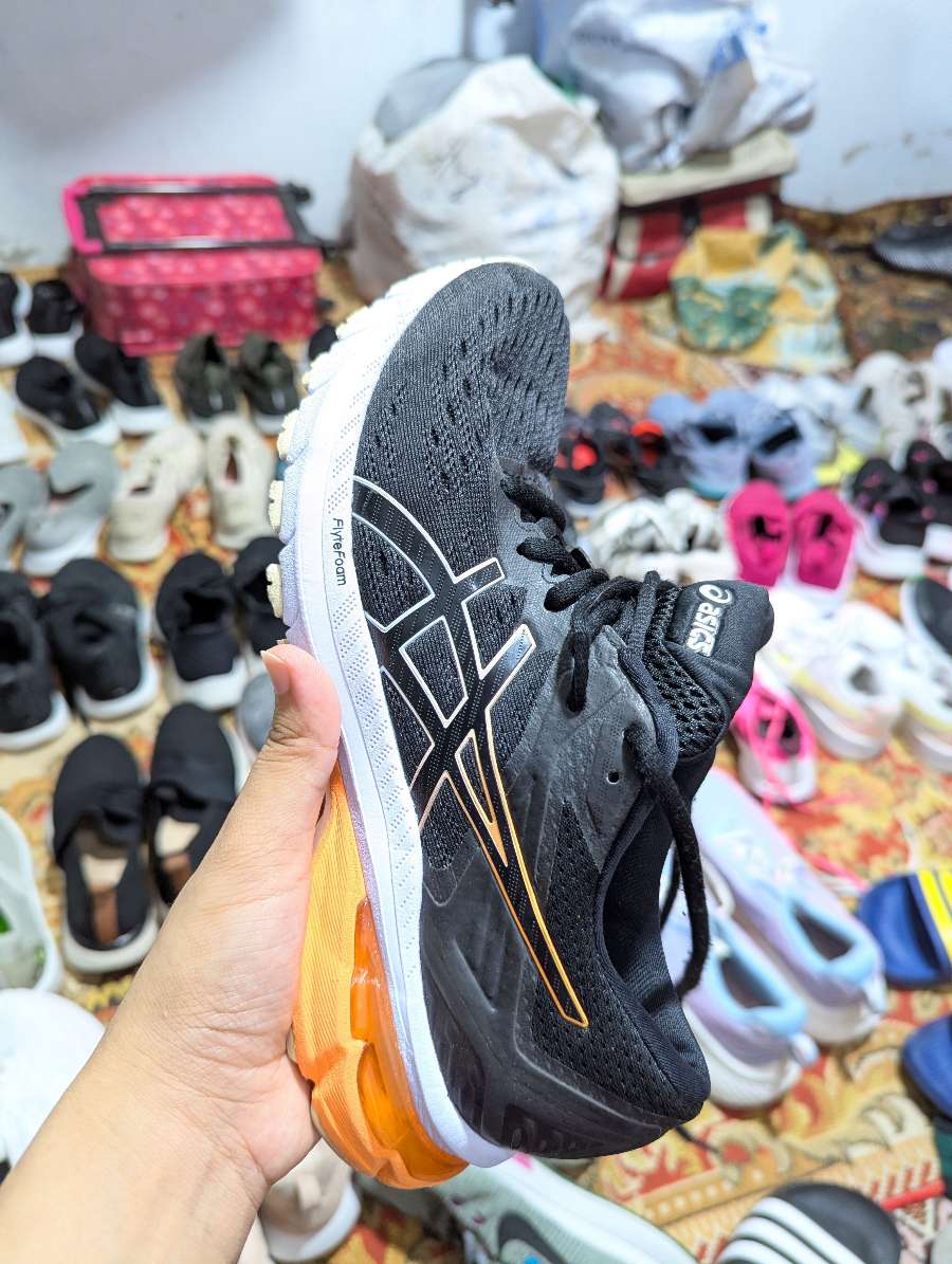 ASICS FLYTEFOAM