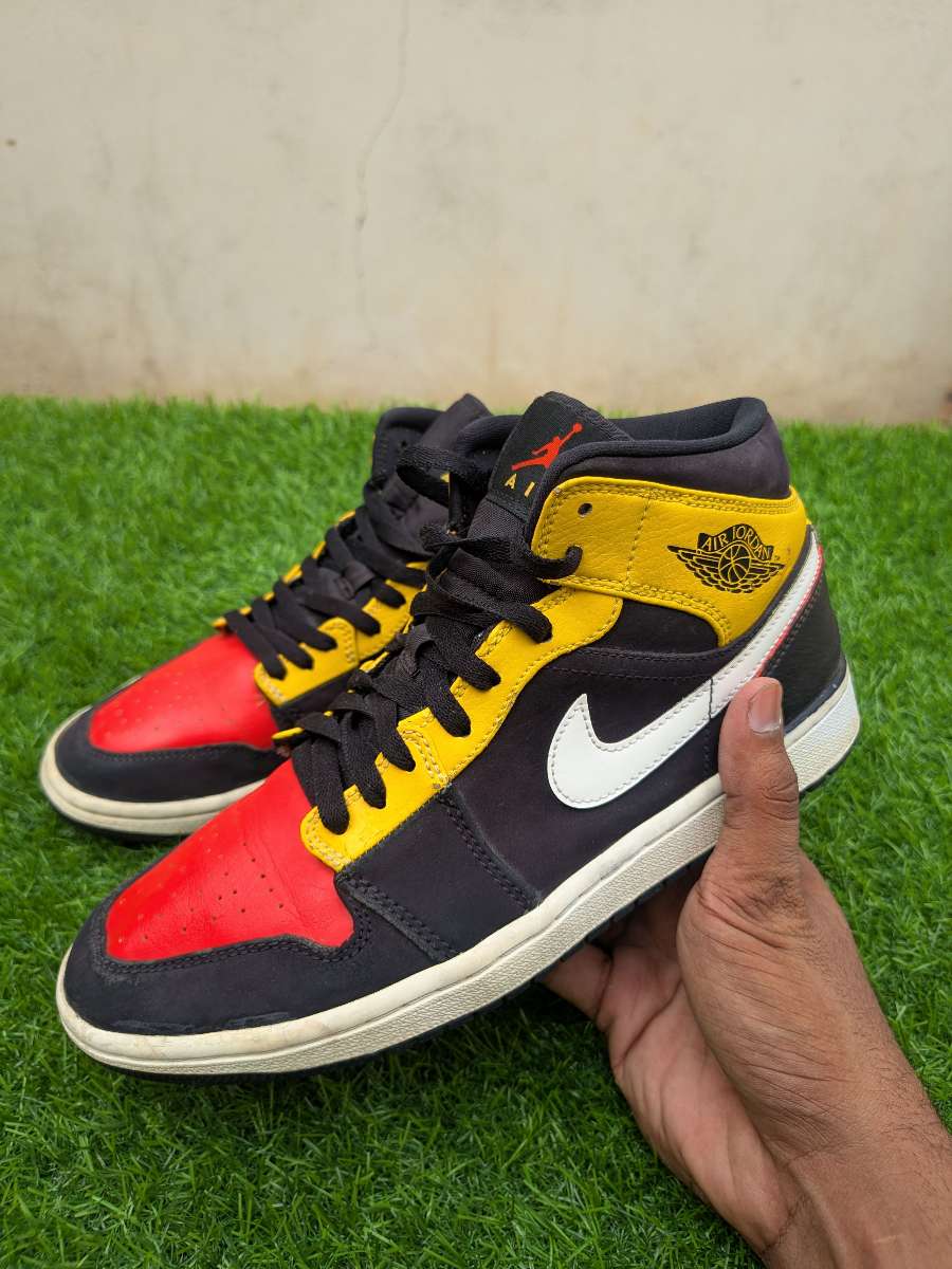 NIKE JORDAN X AMARILLO