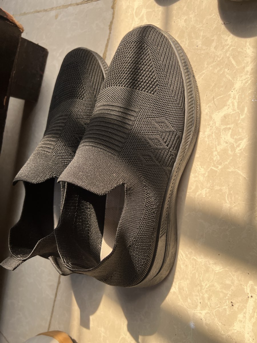 Logo black slip-on