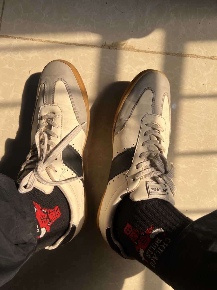Ndure white sneakers