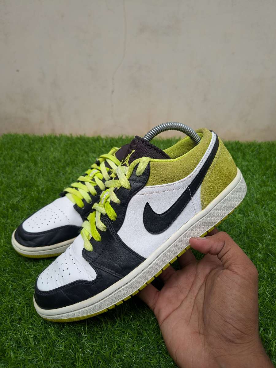 JORDAN 1 LOW BLACK CYBER